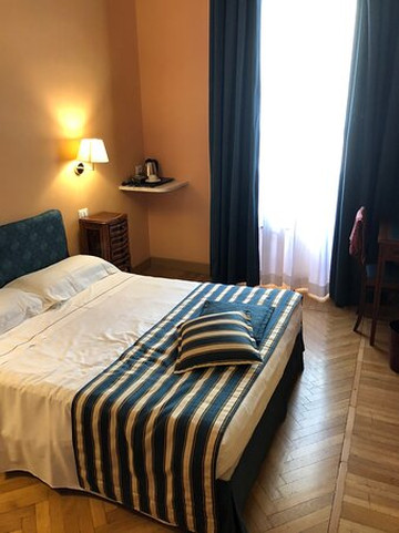 罗马金色郁金香皮拉姆酒店主图