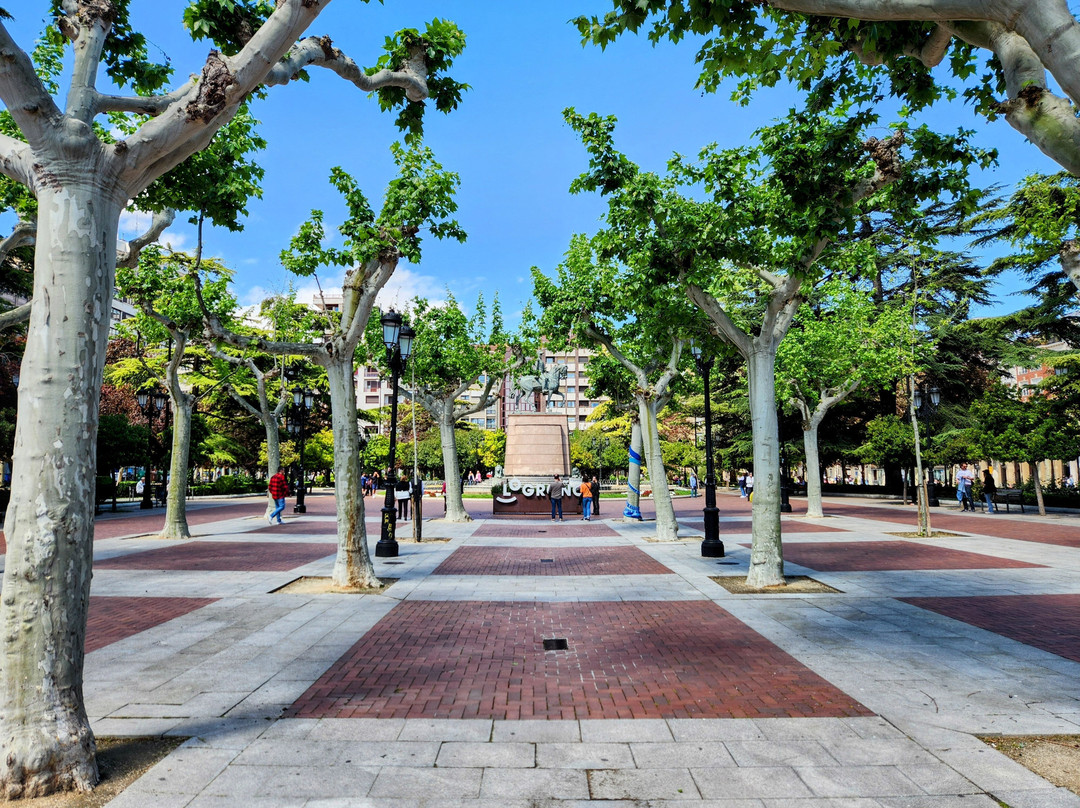 Paseo del Espolon-洛格罗尼奥必去景点