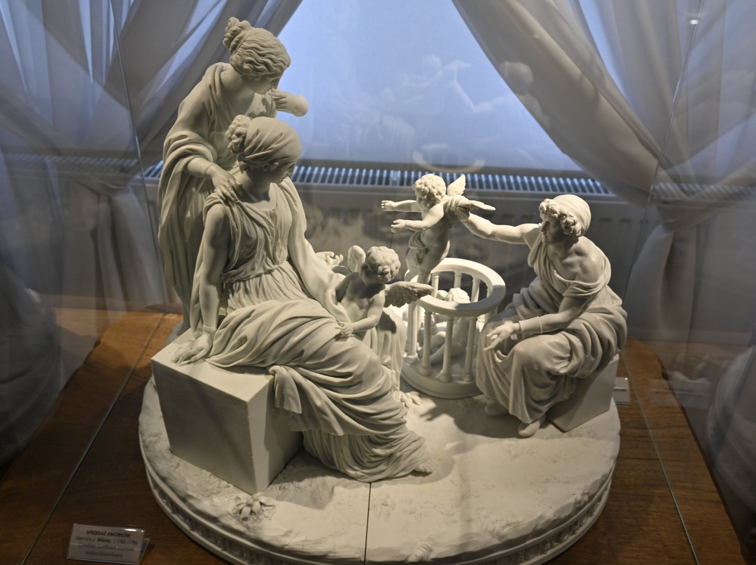 Museum of Porcelain-Walbrzych必去景点