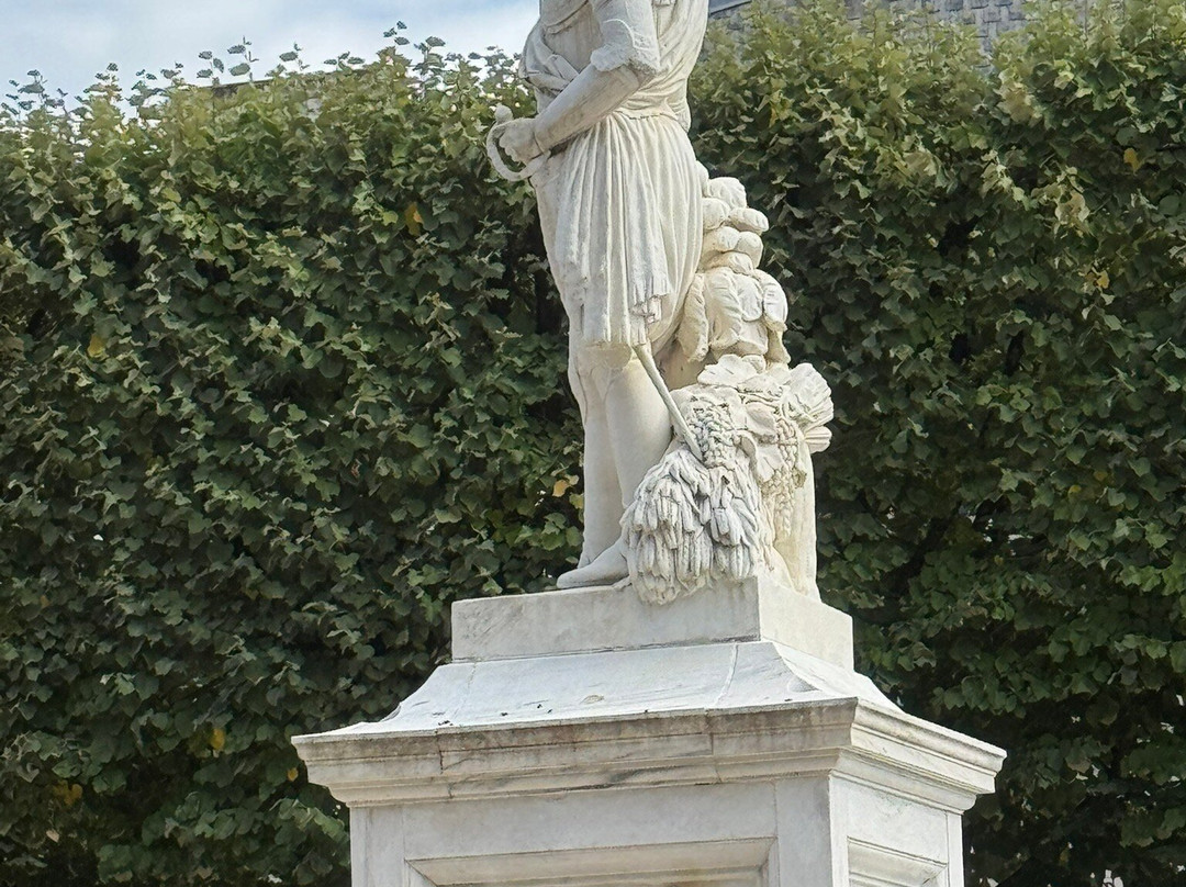 Statue D'henri Iv-坡市必去景点