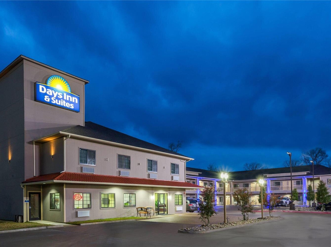Days Inn & Suites by Wyndham Madisonville