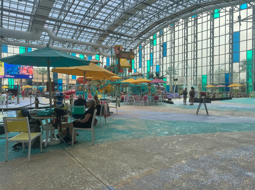 Tropic Falls At OWA-弗利必去景点