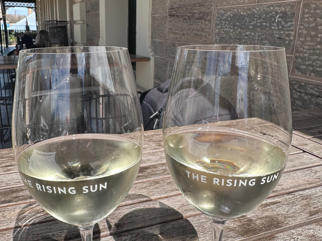 The Rising Sun Hotel主图