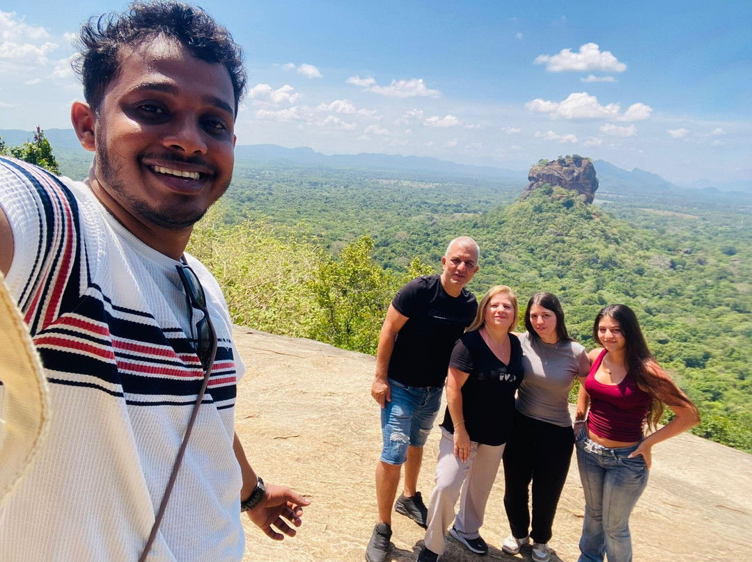 Escape with Yasun-tours & transfer(PVT)LTD-因都鲁瓦必去景点