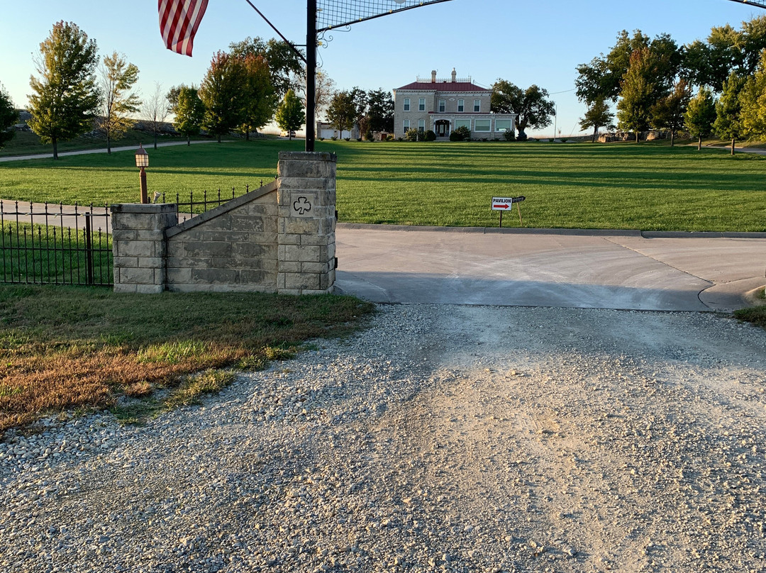 Clover Cliff Ranch Bed and Breakfast主图