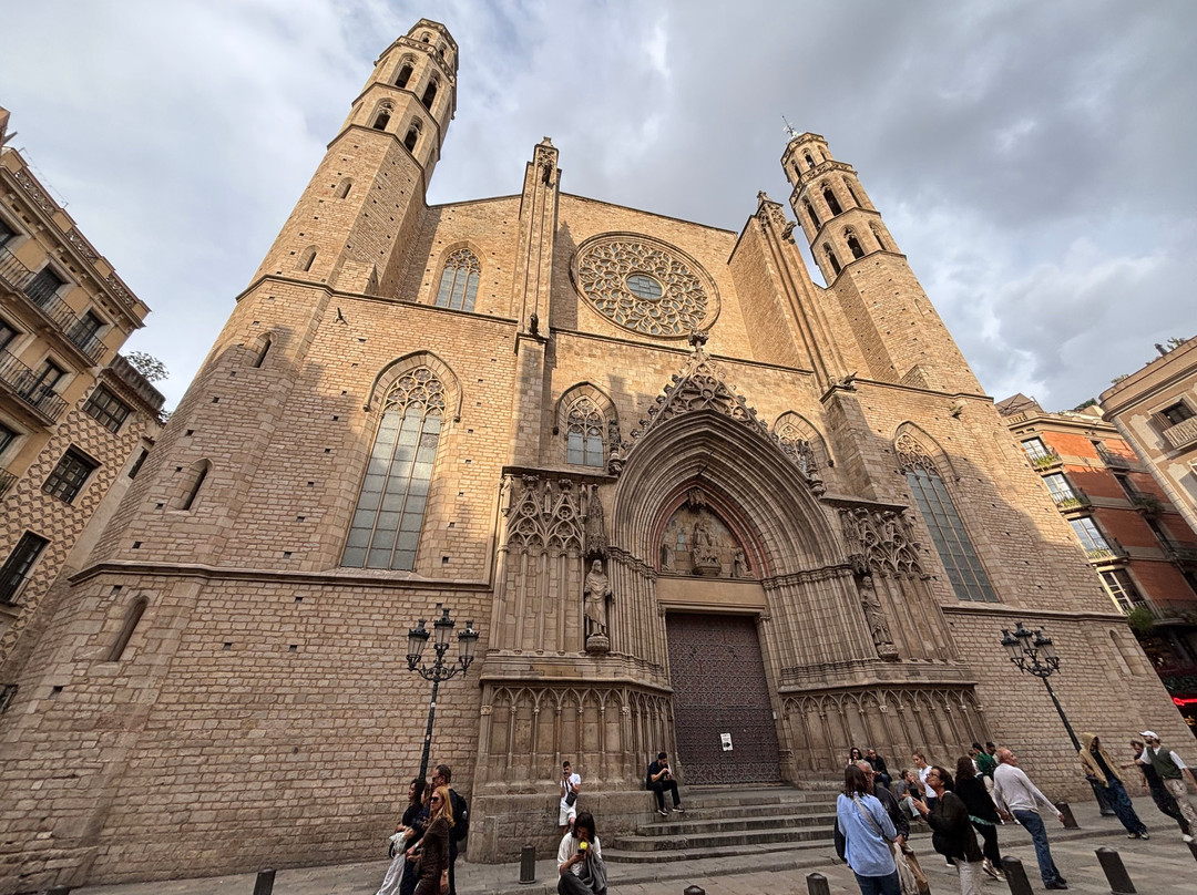 Bounce Around Barcelona-巴塞罗那必去景点