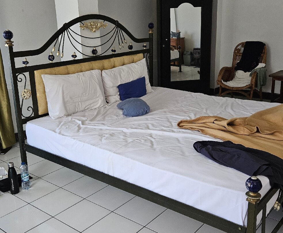 Victoria Hotel Tentena主图