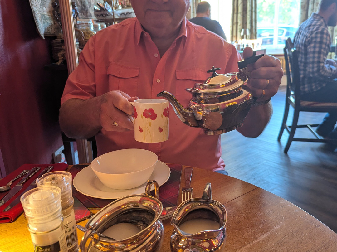 Holywell House主图