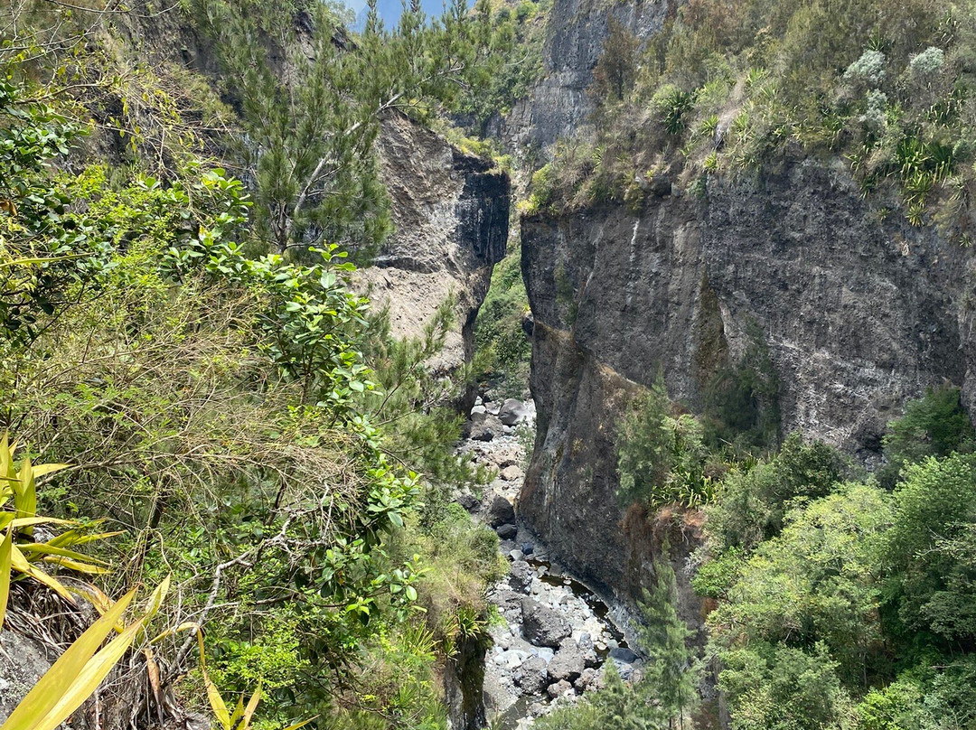 La cascade de Bras Rouge-西拉奥必去景点