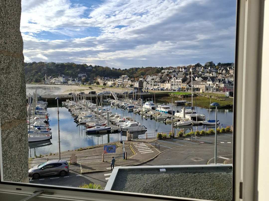 本乎伊酒店主图