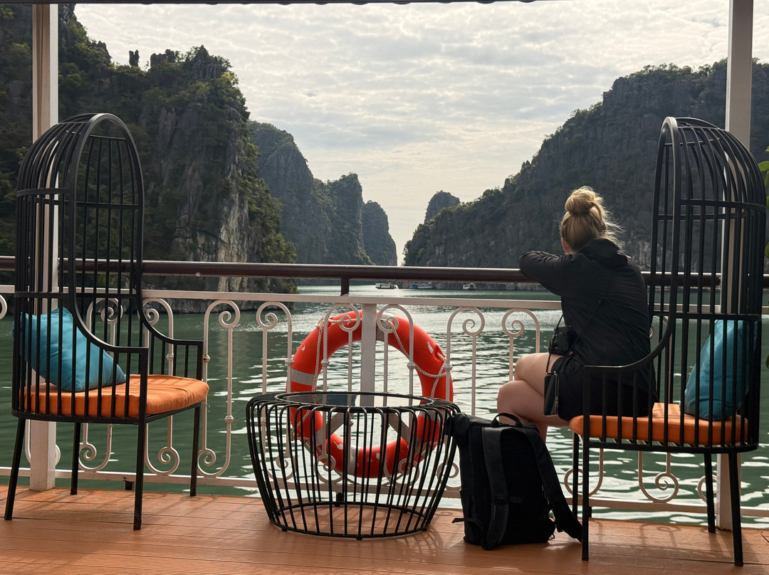 Serenity Cruises-河内必去景点