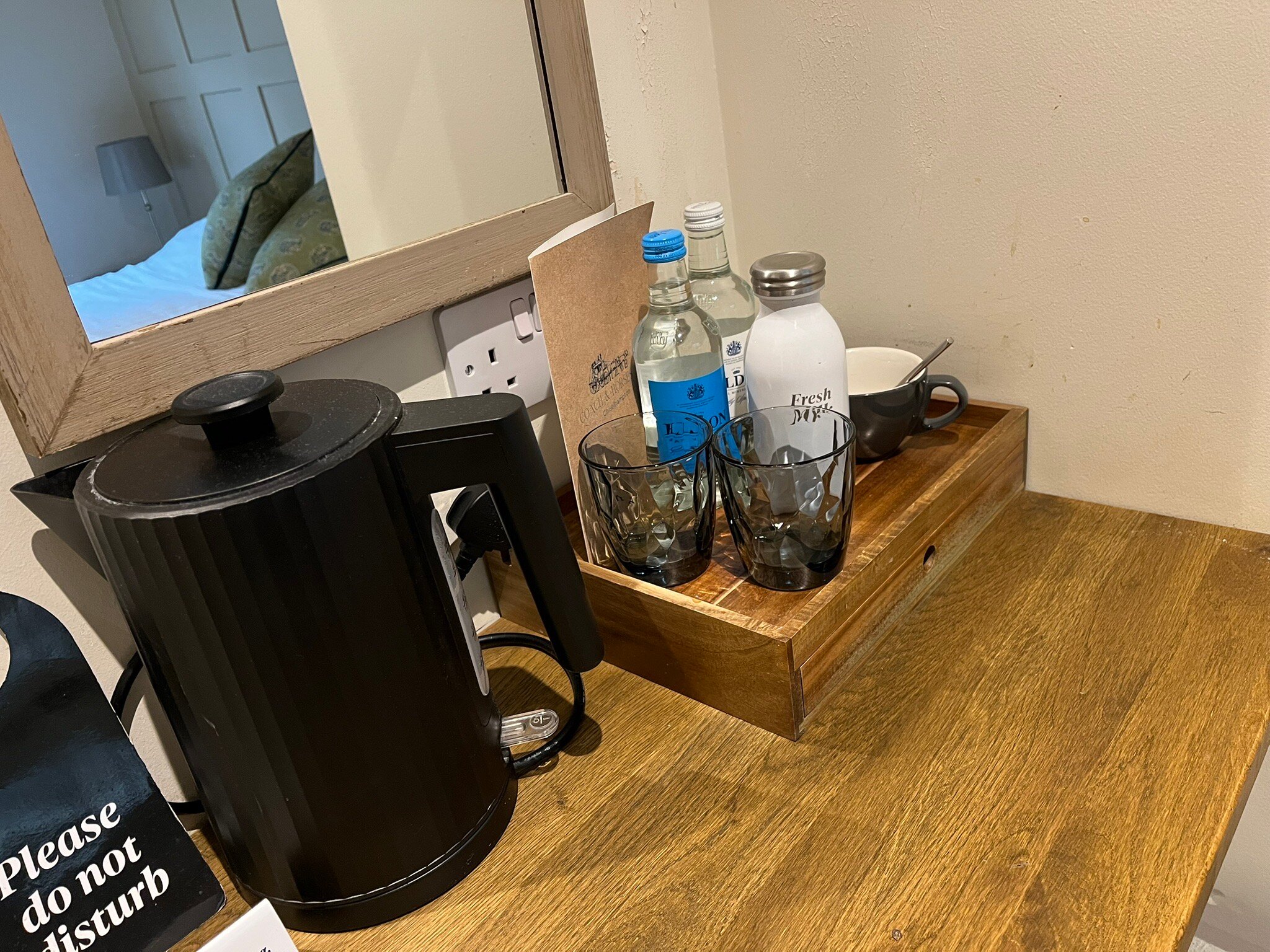 The Coach & Horses Inn-官方