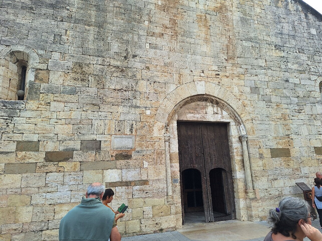 Monestir de Sant Pere de Besalú-贝沙鲁必去景点