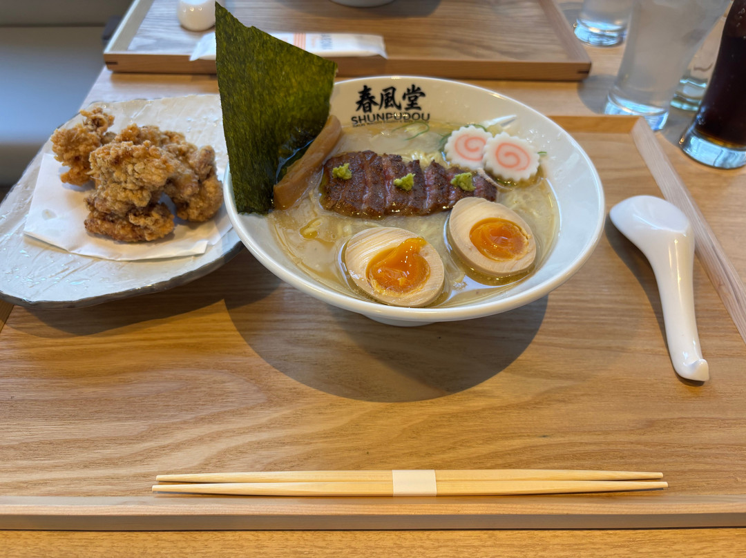 清真拉面与炸牛排的春风堂