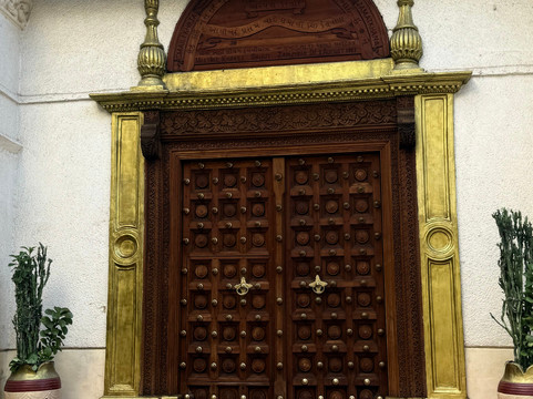 Raxy tours And Safaris-石头城必去景点