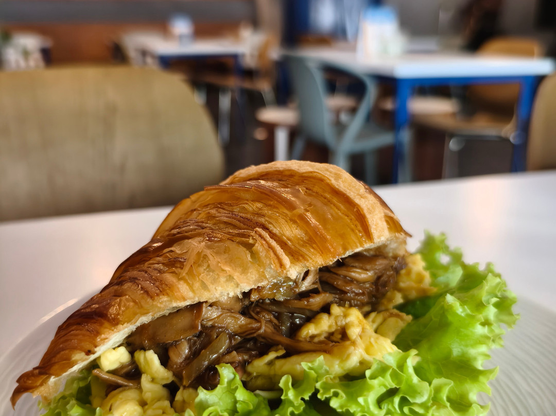 Dina Noodle & Coffee