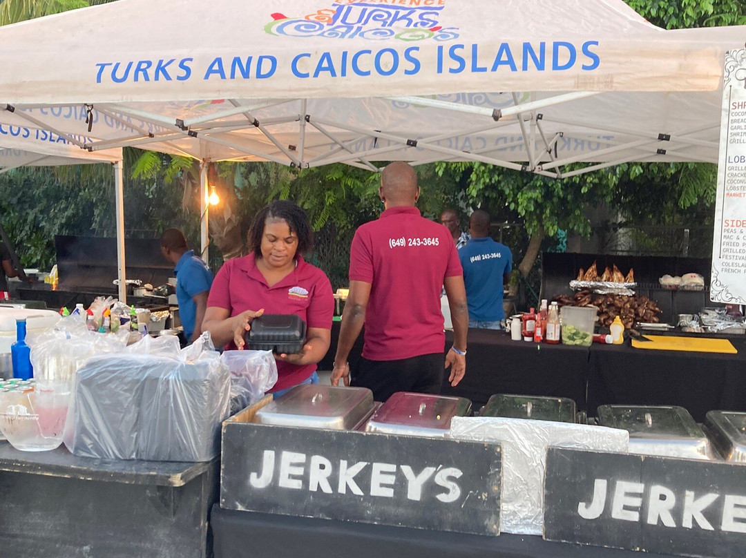 Island Fish Fry-普罗维登西亚莱斯必去景点