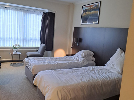 卡尔顿酒店主图