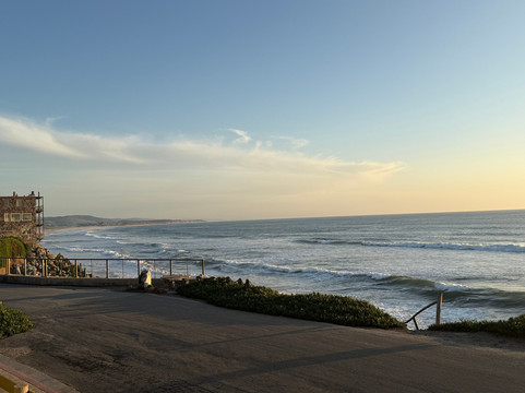 米拉马尔海滩龙柏酒店主图