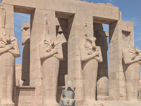 Ramesseum (Mortuary Temple of Ramses II)-卢克索必去景点