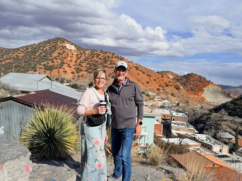 比斯比布朗斯通套房主图