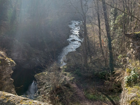 Pont du Diable-Montoulieu必去景点