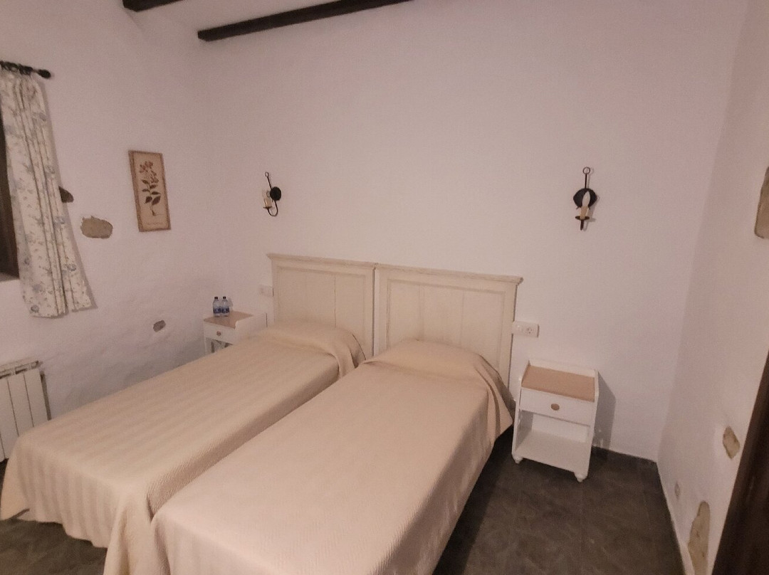 麦佩兹 LIVVO 乡村酒店主图