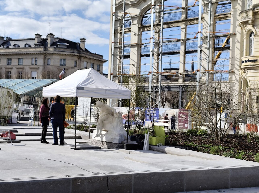 Place Clemenceau-坡市必去景点