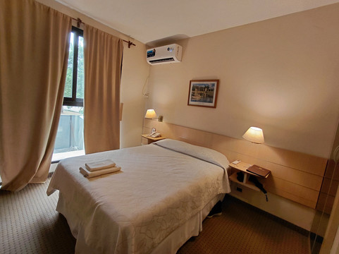 科连特斯广场酒店主图