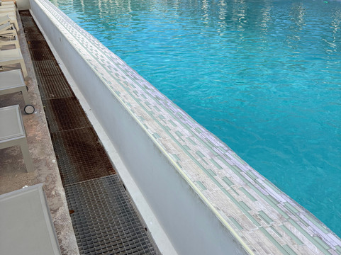 帕帕加海滩酒店主图