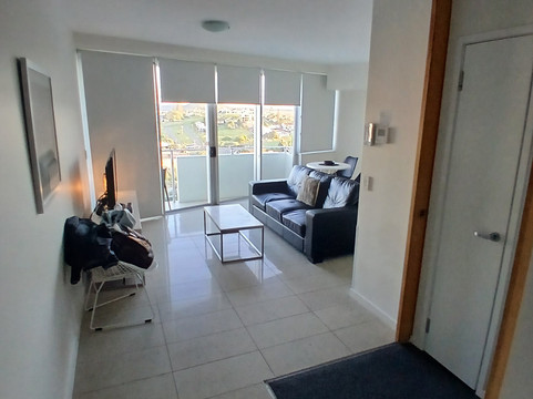 耶蓬欧申假日公寓酒店主图