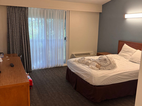 红木城晚安旅馆主图