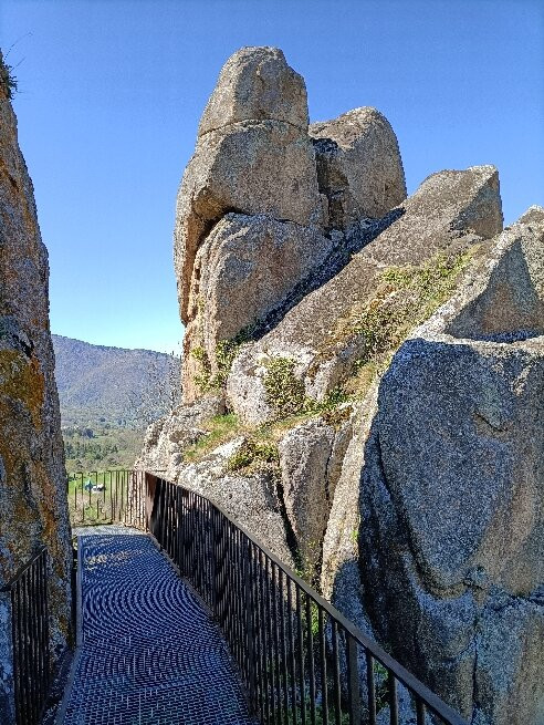 Château de Quérigut-Querigut必去景点