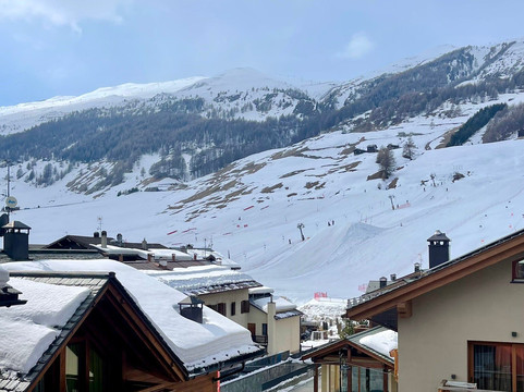 罗伯塔高山酒店主图