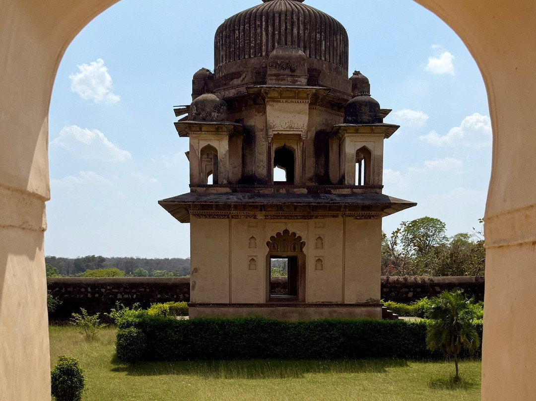 Chhatris Cenotaphs-欧恰必去景点