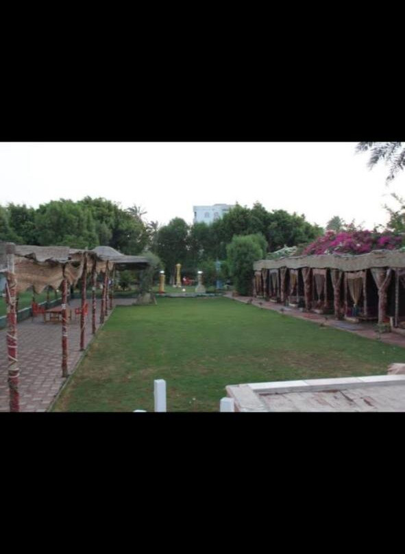 Palm Pyramids Inn