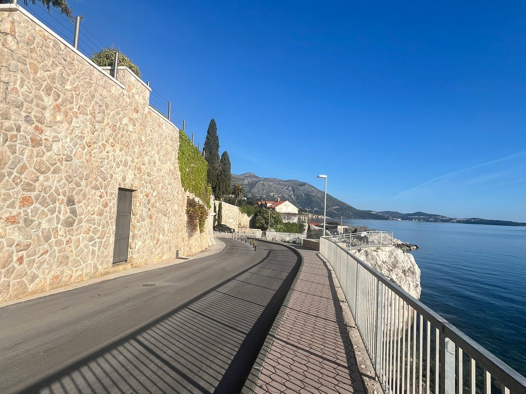 阿斯塔雷酒店主图