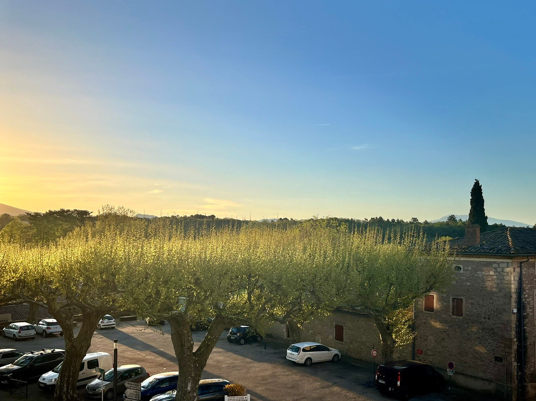 即刻塞维涅酒店主图