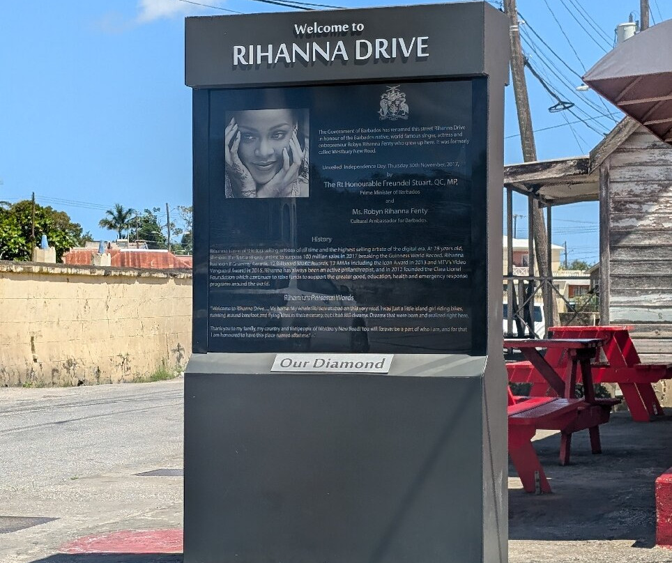 Rihanna's Childhood Home-布里奇顿必去景点