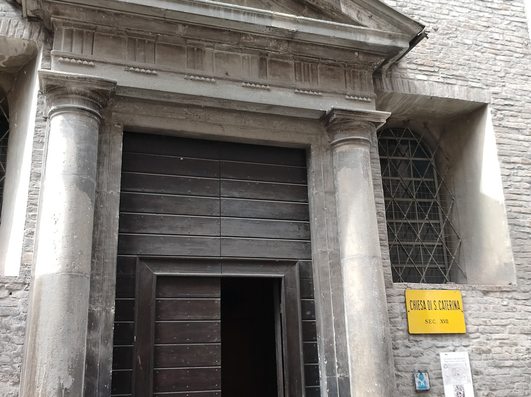 Chiesa di Santa caterina-Urbania必去景点