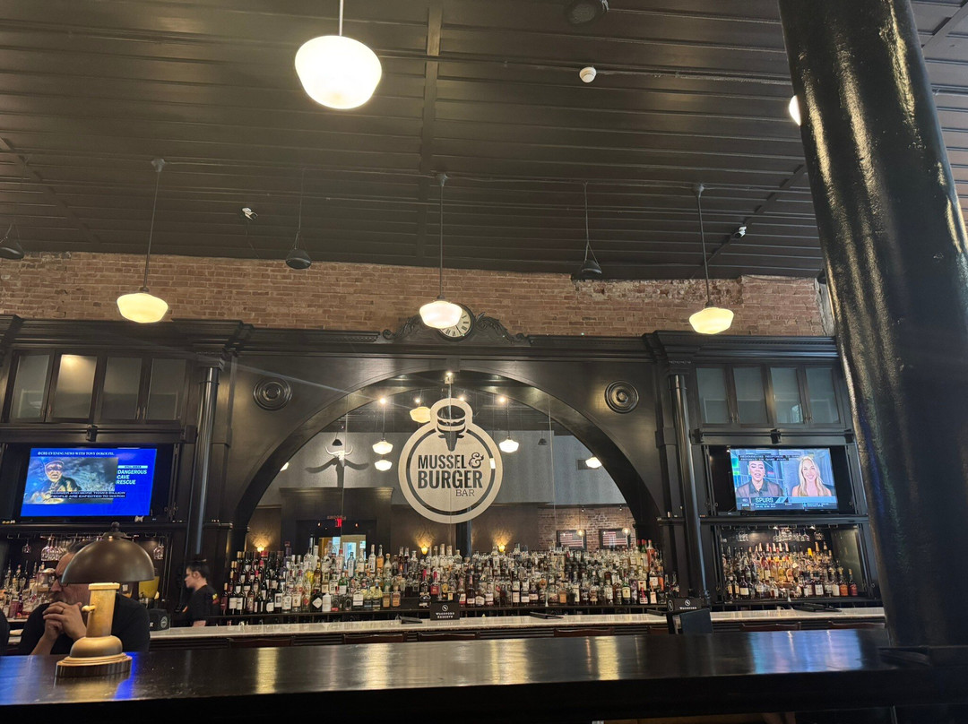 Mussel & Burger Bar Downtown