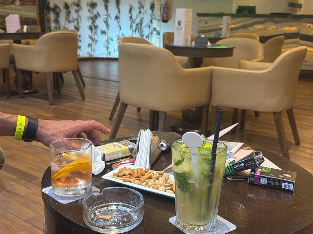 苏塞宫水疗酒店主图