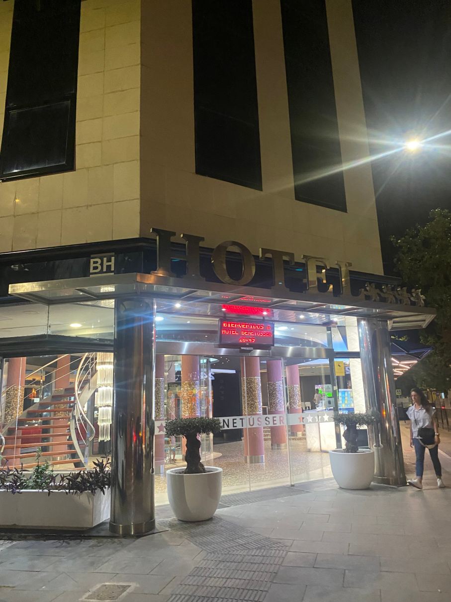 本内图瑟酒店-旅行者