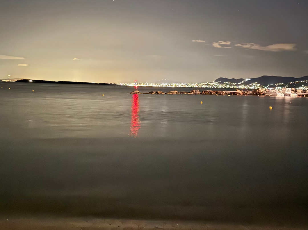 绿洲海滩酒店主图