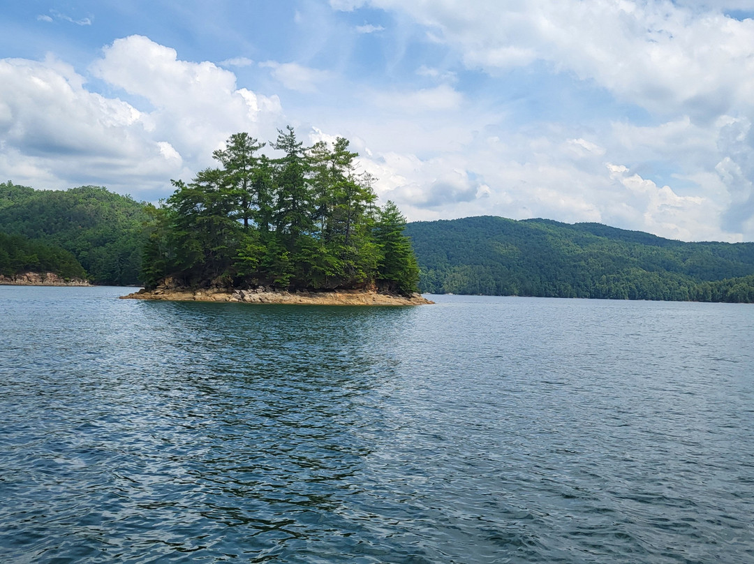 Jocassee Lake Tours-Salem必去景点