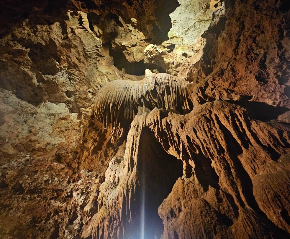 Grotte de Saint-Cézaire-Saint-Cezaire-sur-Siagne必去景点
