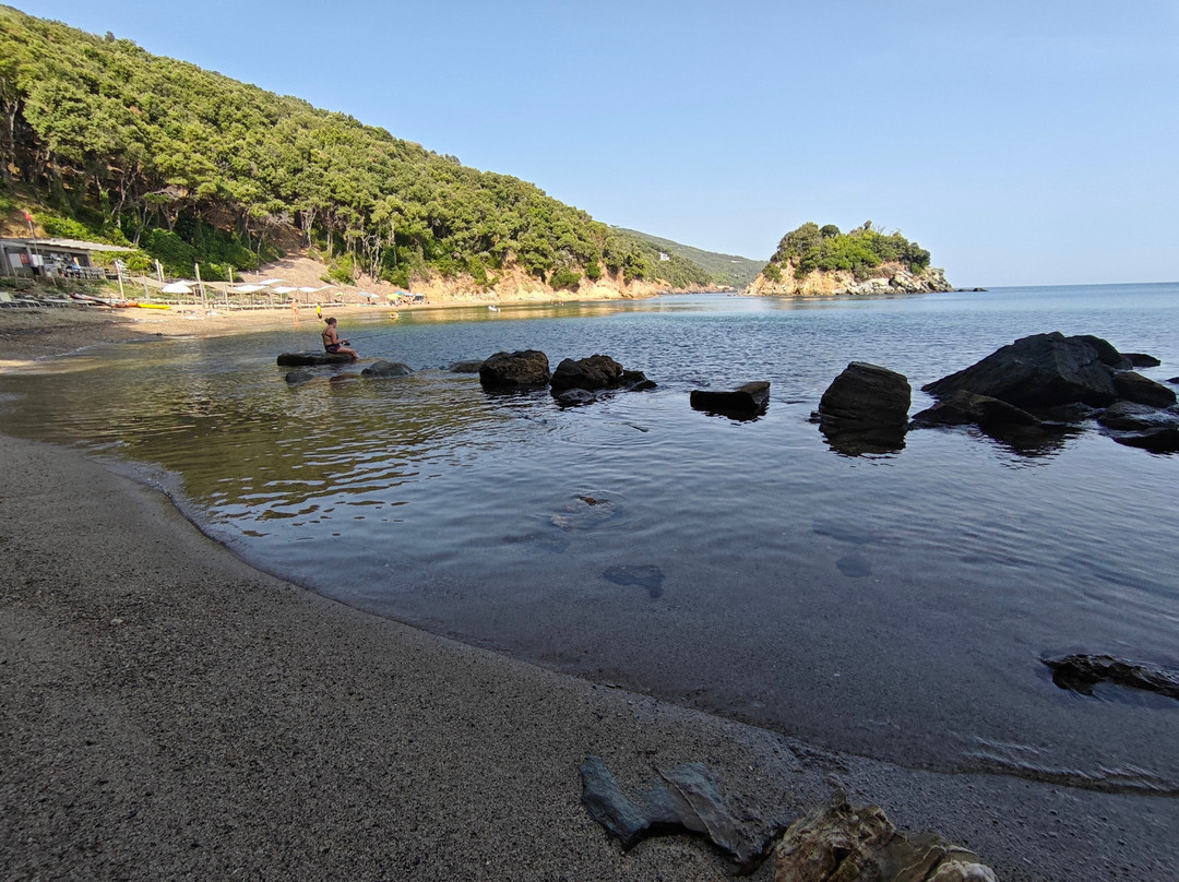 Spiaggia della Paolina-Procchio必去景点