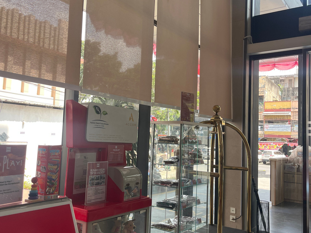 宜必思巨港桑加尔酒店主图