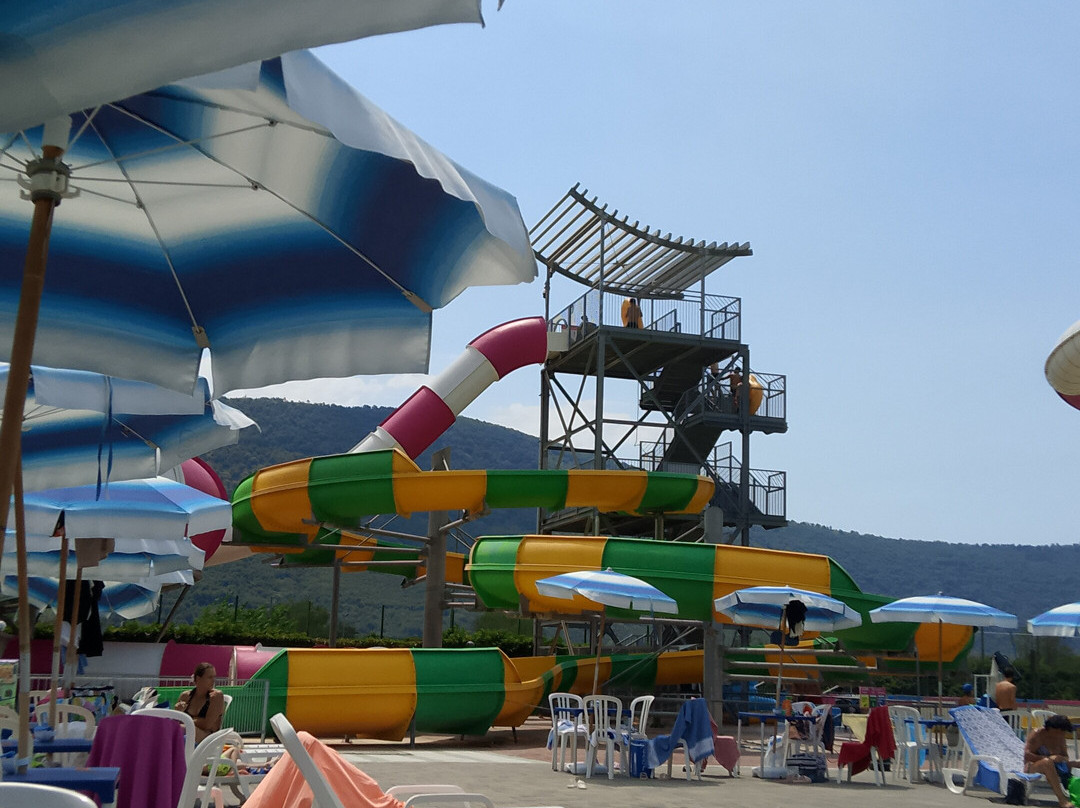 Acquapark Happy Days-Santa Maria A Vico必去景点