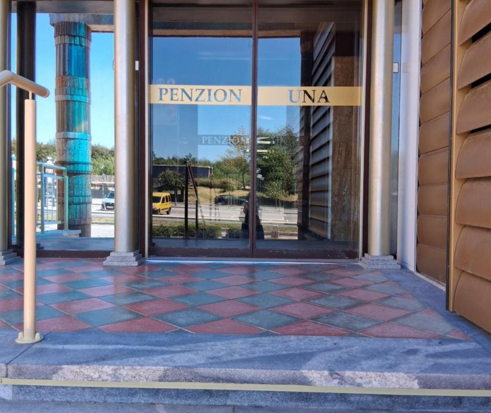 Restoran & Pansion Una